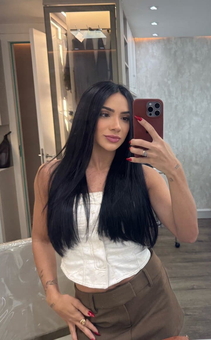Cliente da Magnífica com mega hair