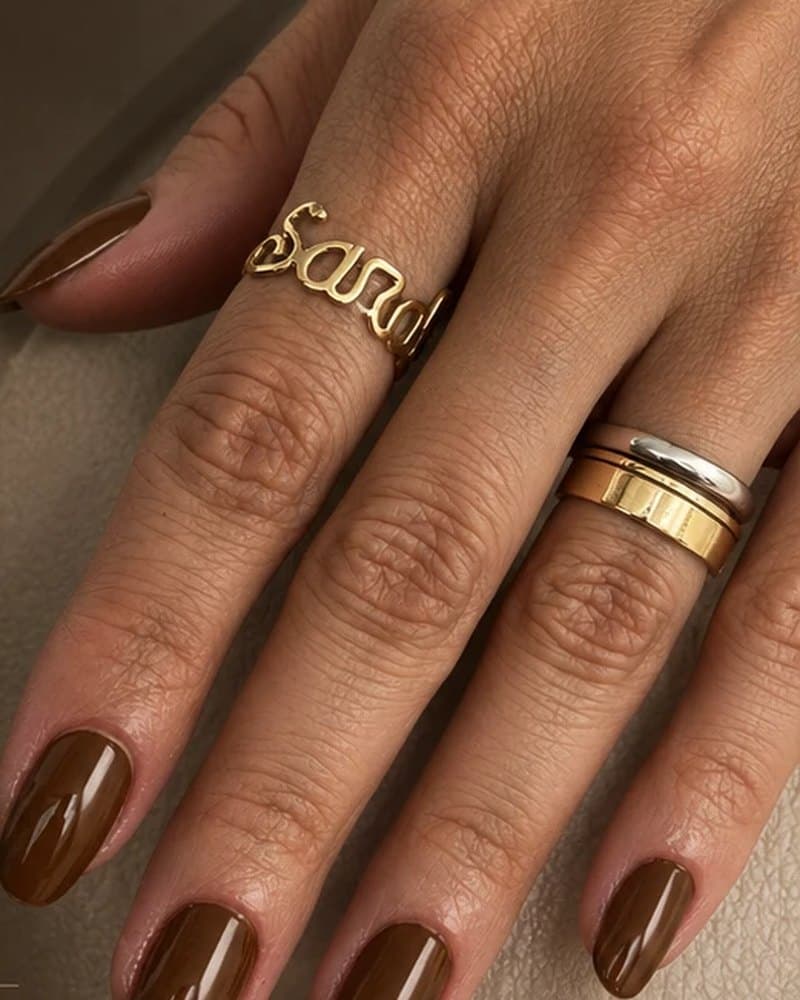Unhas com esmaltação em gel